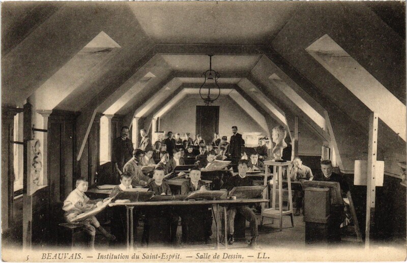 Carte postale ancienne Beauvais Inst du Saint-Esprit Salle de Dessin à Beauvais