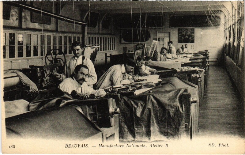 Carte postale ancienne Beauvais Manufacture nationale Atelier à Beauvais