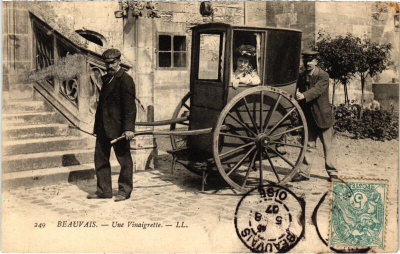 Carte postale ancienne Beauvais Une Vinaigrette à Beauvais
