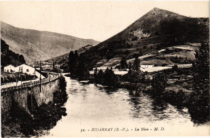 Carte postale ancienne Bidarray La Nive à Bidarray