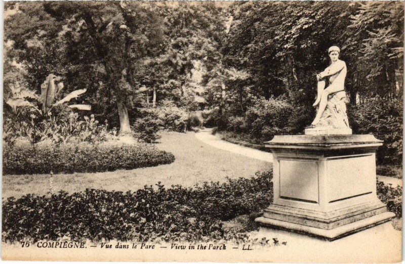 Carte postale ancienne Compiegne vue dans le Parc