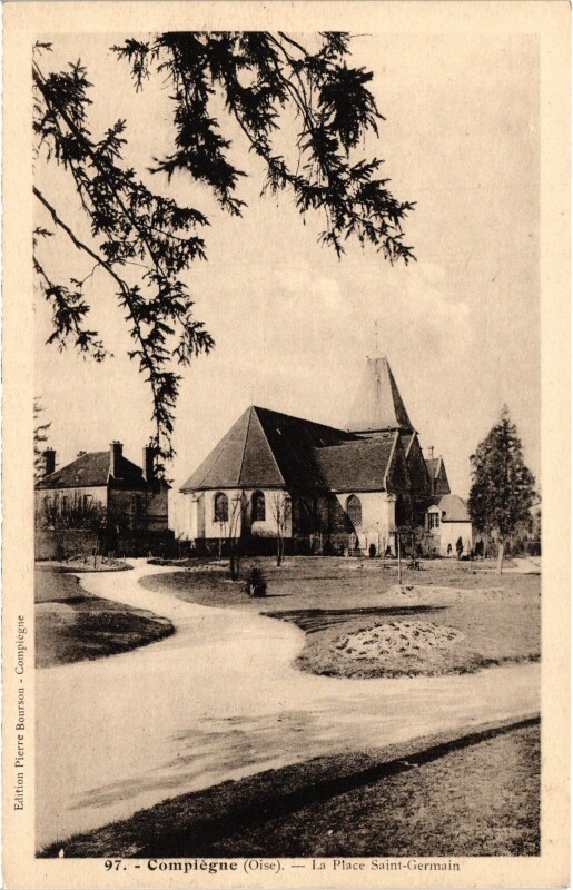 Carte postale ancienne Compiegne Place Saint-Germain