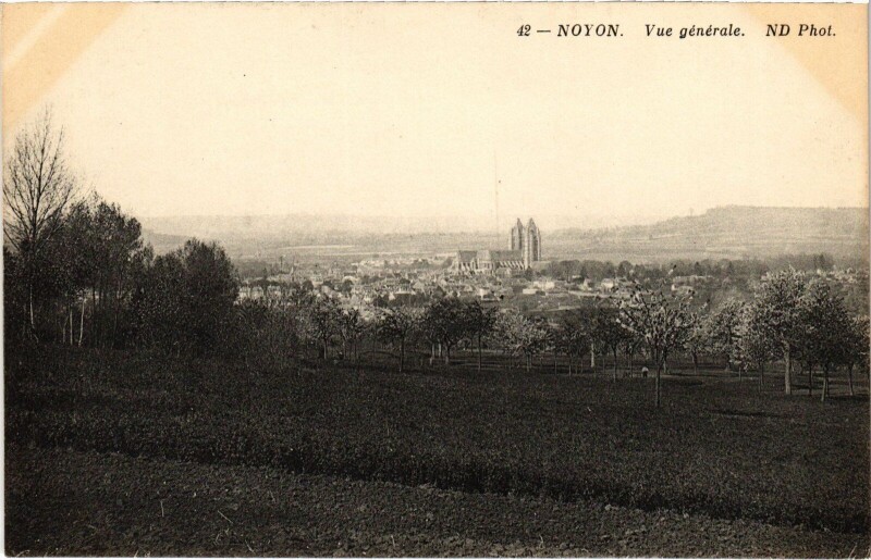 Carte postale ancienne Noyon vue générale à Noyon