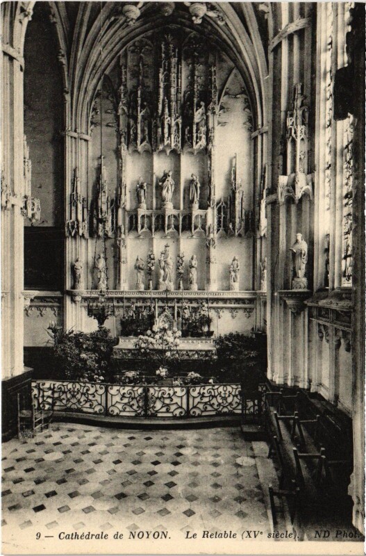 Carte postale ancienne Noyon La Cathédrale Le retable à Noyon