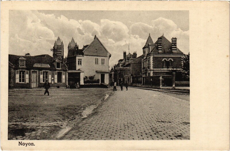 Carte postale ancienne Noyon Guerre à Noyon