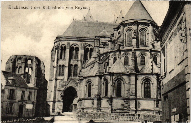 Carte postale ancienne Noyon La Cathédrale Abside à Noyon
