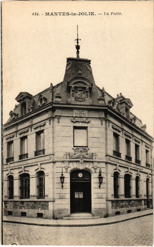 Carte postale ancienne Mantes-la-Jolie La Poste à Mantes-la-Jolie