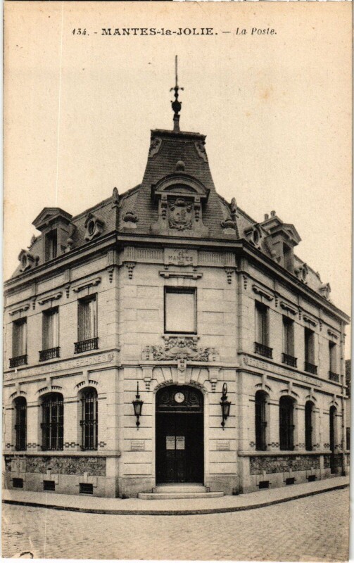 Carte postale ancienne Mantes-la-Jolie La Poste à Mantes-la-Jolie