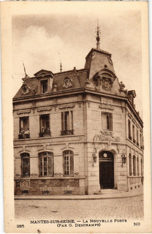 Carte postale ancienne Mantes-la-Jolie La Nouvelle Poste à Mantes-la-Jolie