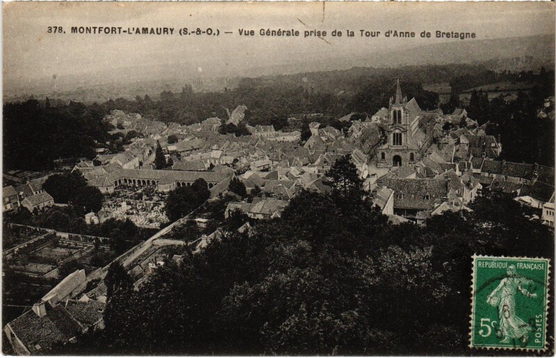 Carte postale ancienne Montfort-l'Amaury Vue prise de la Tour d'Anne de Bretagne à Montfort-l'Amaury