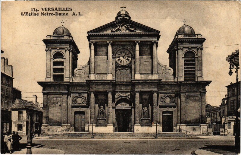 Carte postale ancienne Versailles L'Eglise Notre-Dame à Versailles