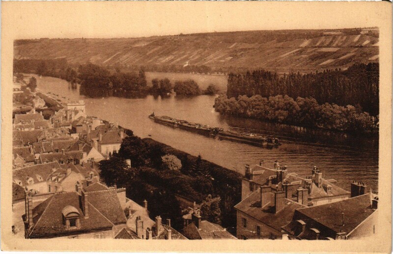 Carte postale ancienne Mantes-la-Jolie Panorama sur la Seine à Mantes-la-Jolie