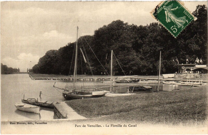 Carte postale ancienne Versailles Parc - La Flottille du Canal à Versailles