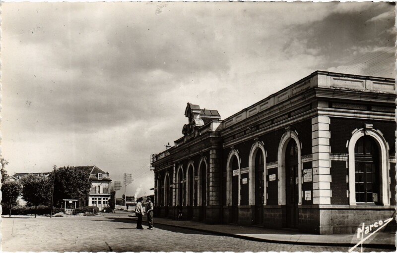 Carte postale ancienne Mantes-la-Jolie Gassicourt - La Gare à Mantes-la-Jolie