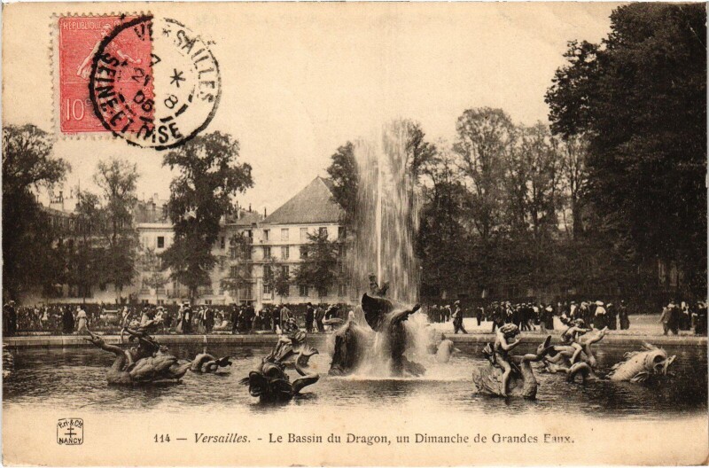 Carte postale ancienne Versailles Le Bassin du Dragon un Dimanche de Grandes Eaux à Versailles