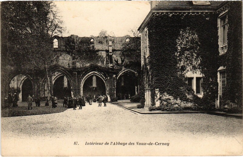 Carte postale ancienne Vaux-de-Cernay Interieur de l'Abbaye