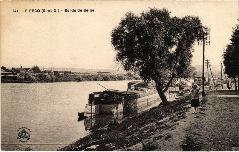Carte postale ancienne Le Pecq Bords de Seine au Pecq