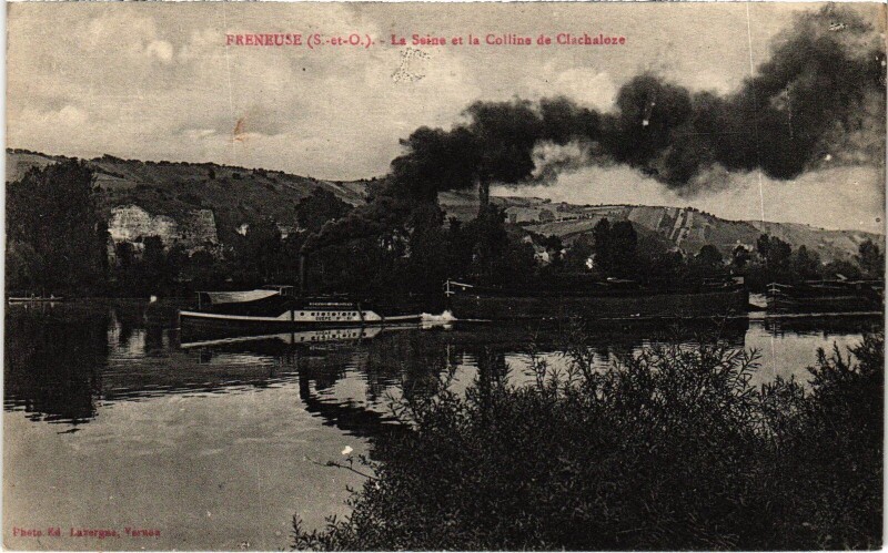 Carte postale ancienne Freneuse La Seine et la Colline de Clachaloze à Freneuse