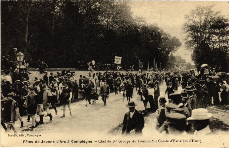 Carte postale ancienne Compiegne Fetes de Jeanne d'Arc Chef du 1er Groupe