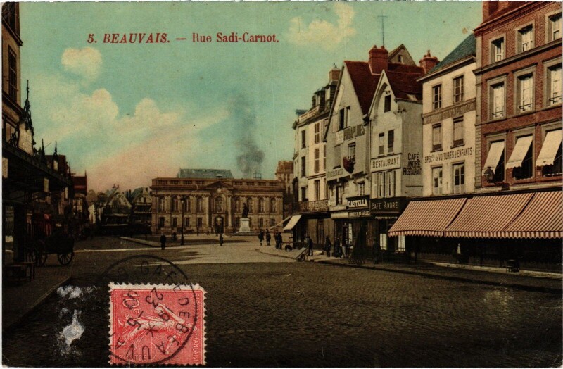 Carte postale ancienne Beauvais Rue Sadi-Carnot à Beauvais