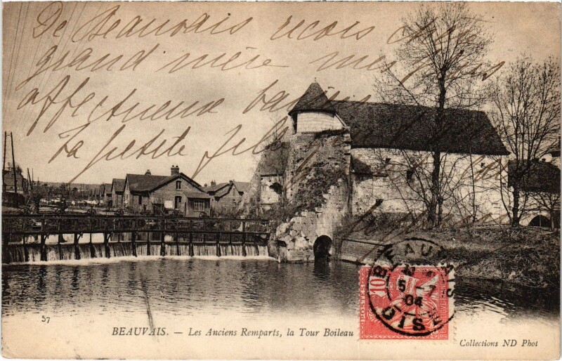 Carte postale ancienne Beauvais Anciens Remparts Tour Boileau à Beauvais