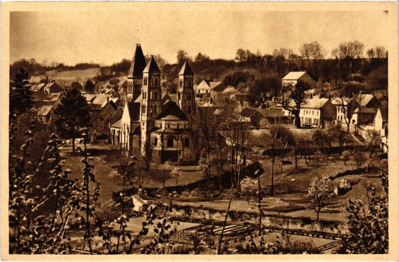 Carte postale ancienne Morienval Eglise Notre-Dame à Morienval