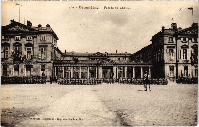 Carte postale ancienne Compiegne Le Chateau