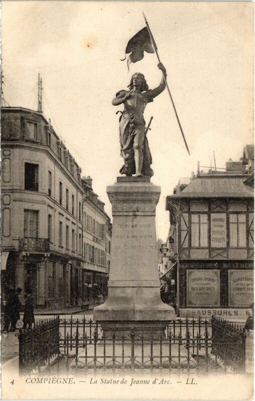 Carte postale ancienne Compiegne Statue de Jeanne d'Arc