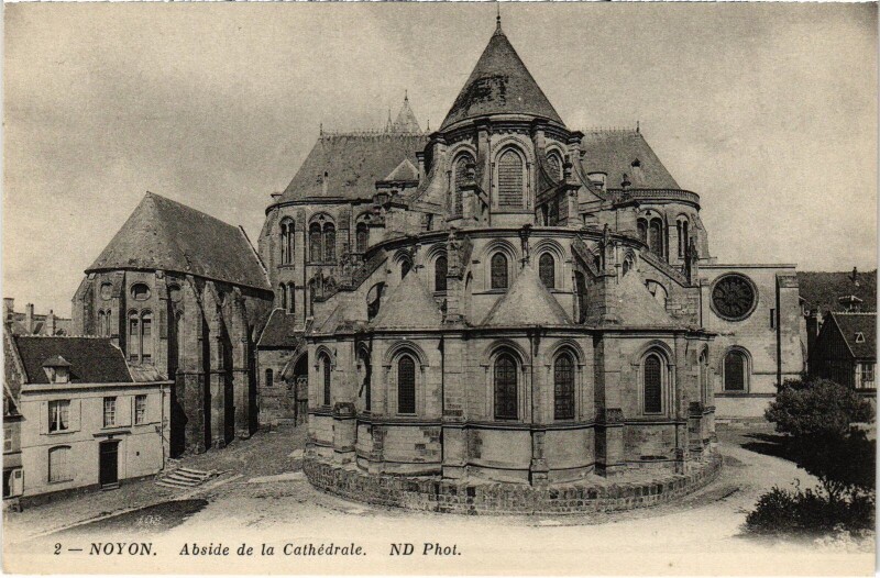 Carte postale ancienne Noyon La Cathédrale Abside à Noyon