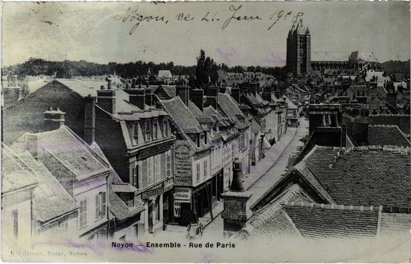 Carte postale ancienne Noyon Ensemble Rue de Paris à Noyon
