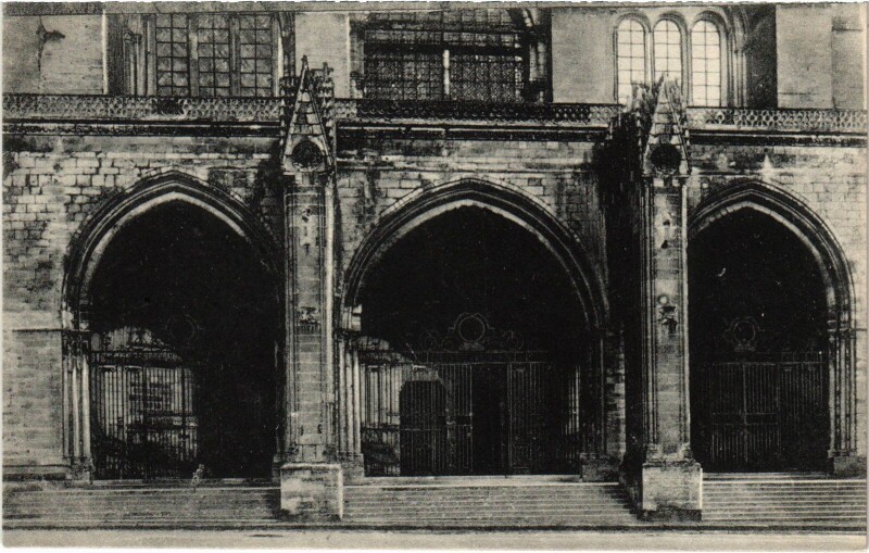 Carte postale ancienne Noyon La Cathédrale à Noyon