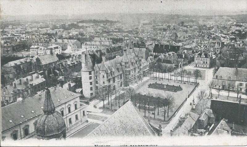 Carte postale ancienne Vue panoramique à Nevers