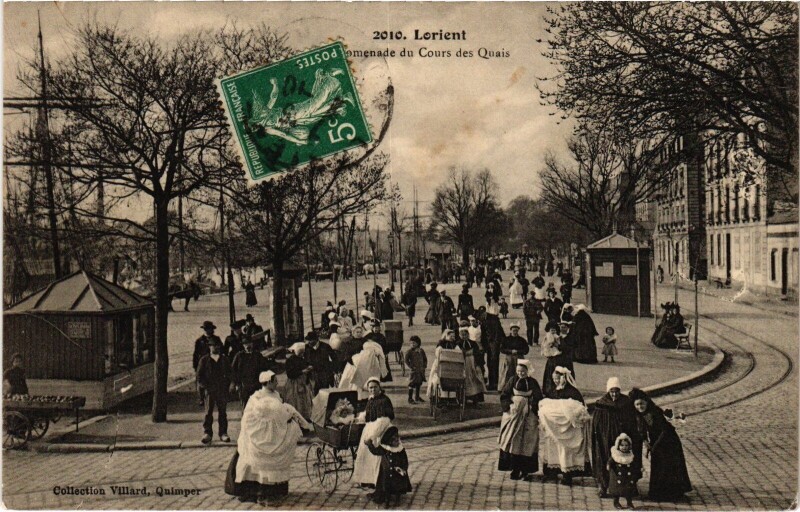 Carte postale ancienne Lorient Promenade du Cours des Quais à Lorient