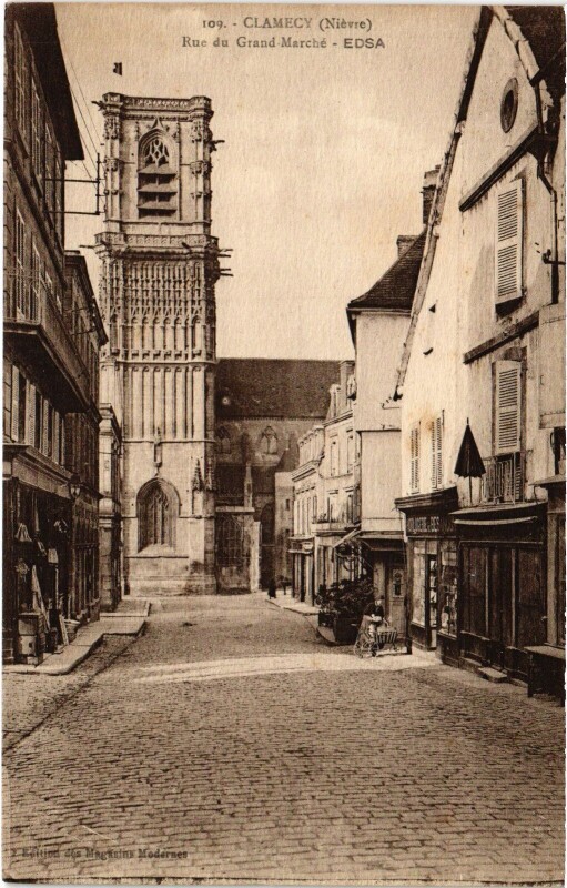 Carte postale ancienne Clamecy Rue du Grand Marché à Clamecy