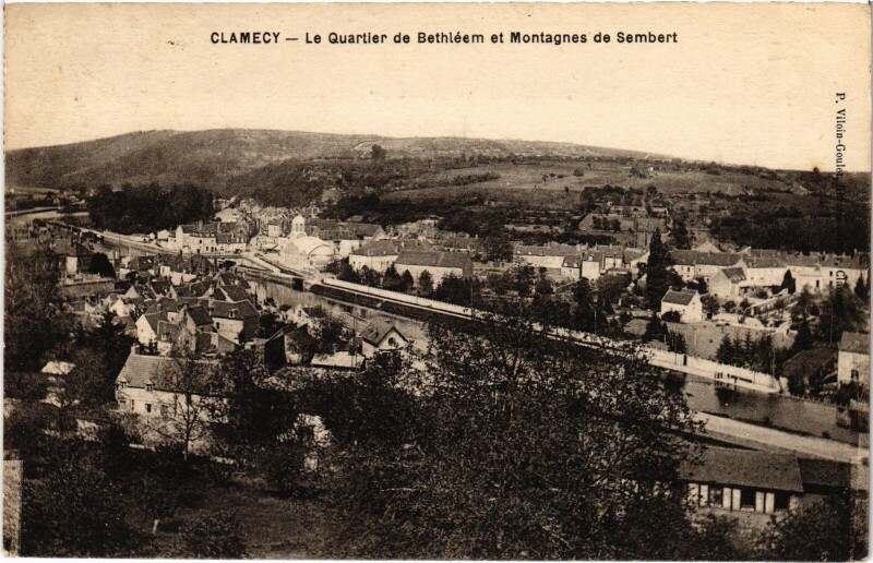 Carte postale ancienne Clamecy Le Quartier de Bethléem et Montagnes à Clamecy