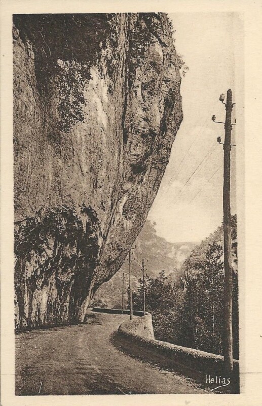 Carte postale ancienne Les Gorges du Tarn - La Route au Cirque de Beaumes à Massegros Causses Gorges