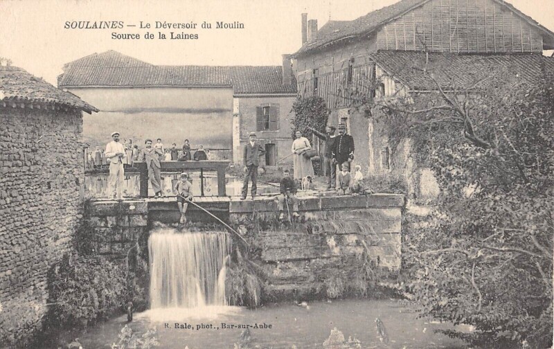 Carte postale ancienne Soulaines - Le Deversoir Du Moulin - Source De La Laines