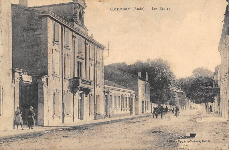 Carte postale ancienne Coursan - Les Ecoles à Coursan