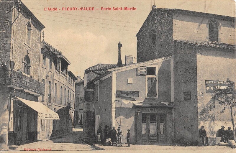 Carte postale ancienne Fleury D'Aude - Porte Saint Martin à Fleury