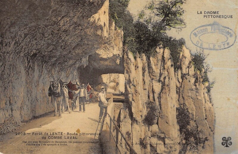 Carte postale ancienne Foret De Lente - Route Pittoresque De Combe Laval