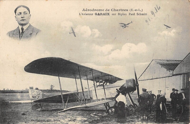 Carte postale ancienne Aerodrome De Chartres - L'Aviateur Garaix Sur Biplan Paul Schmitt à Chartres