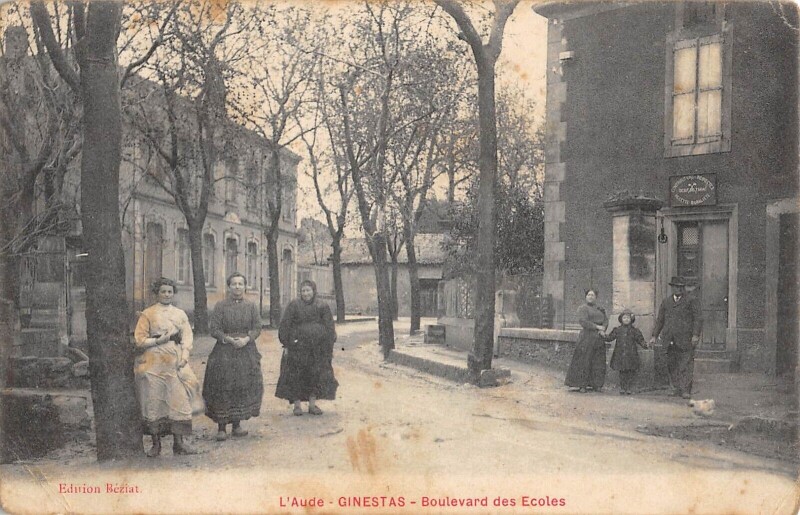 Carte postale ancienne Ginestas - Boulevard Des Ecoles à Ginestas