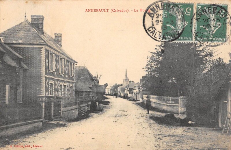 Carte postale ancienne Annebault - Le Bourg à Annebault