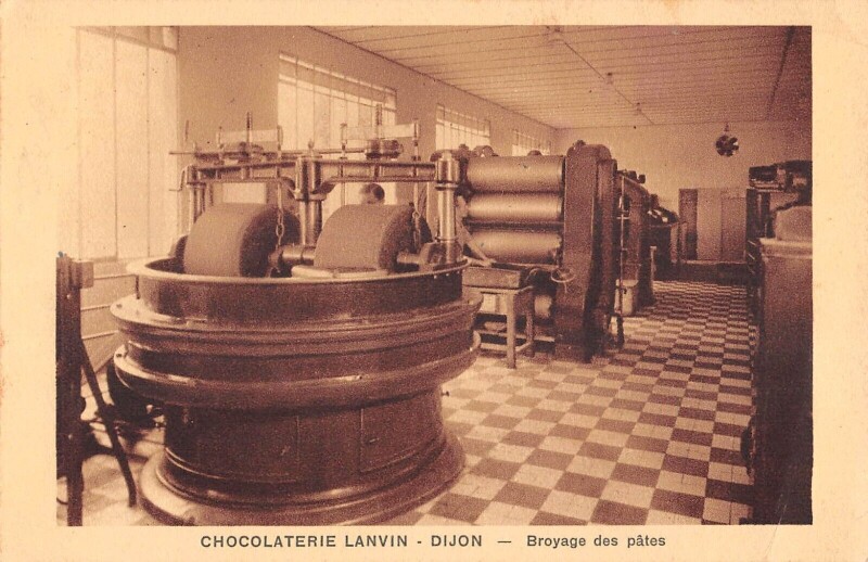 Carte postale ancienne Dijon - Chocolaterie Lanvin - Broyage Des Pates à Dijon
