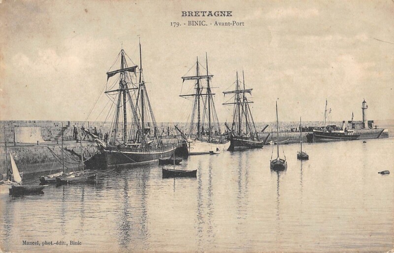 Carte postale ancienne Binic - Avant Port