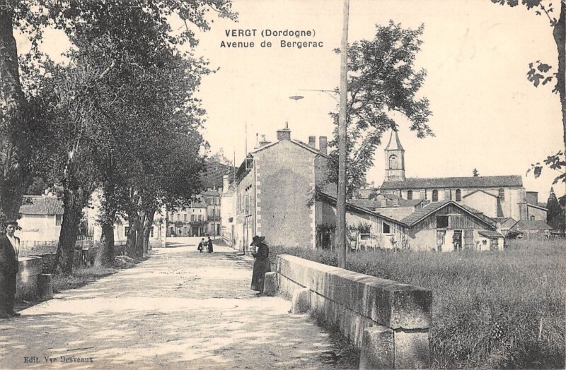 Carte postale ancienne Vergt - Avenue De Bergerac - cliché pas courant à Bergerac