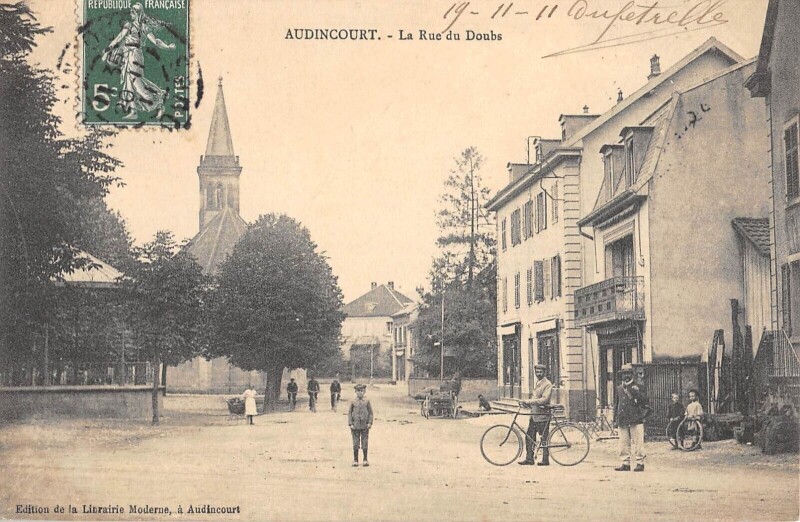 Carte postale ancienne Audincourt - Rue Du Doubs à Audincourt