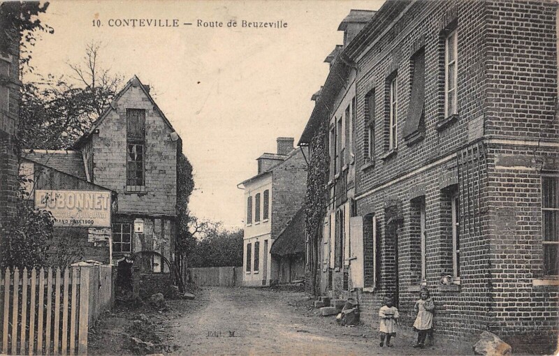Carte postale ancienne Conteville - Route De Beuzeville à Beuzeville