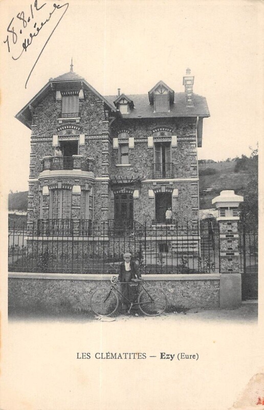 Carte postale ancienne Ezy - Les Clematites