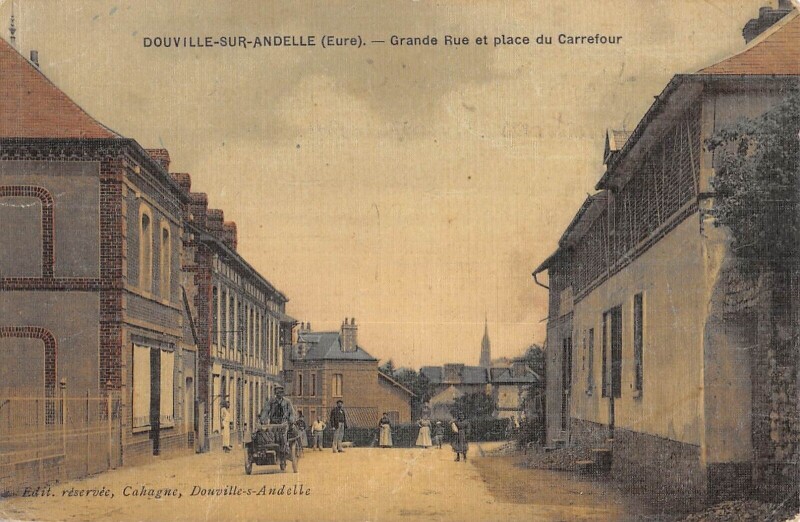 Carte postale ancienne Douville Sur Andelle - Grande Rue Et Place Du Carrefour - cpa toilée à Douville-sur-Andelle